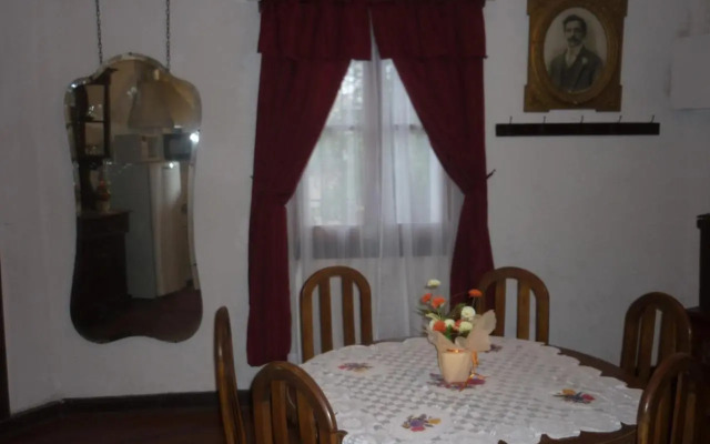 Hostal Cotroneo