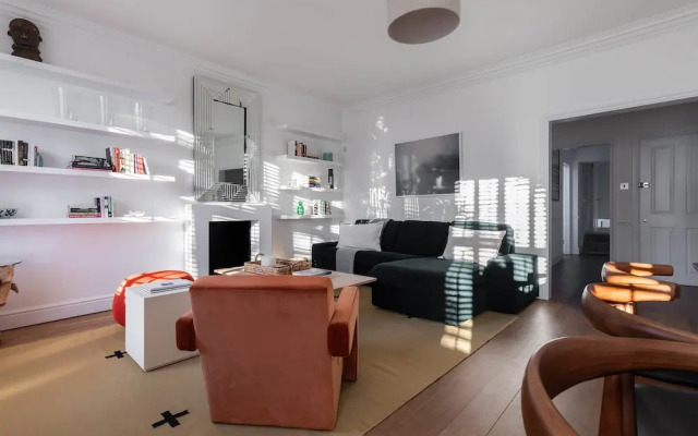 St Stephen's Gardens VII by Onefinestay