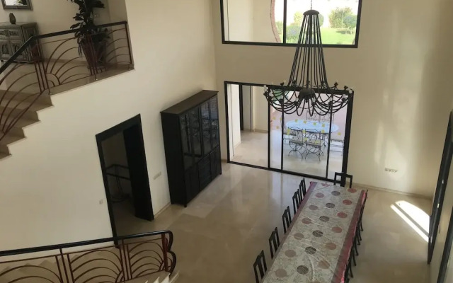 Spacious Comfortable Villa Ref T72024