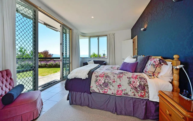 Aporo Nelson Holiday Home