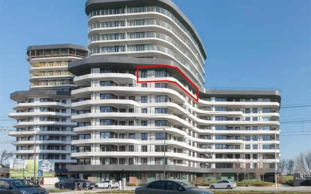 Serene Apartment With Mountain View