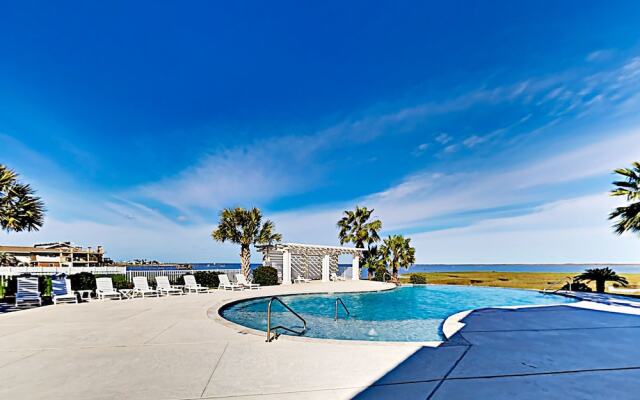 Luxe Waterfront #203 - 2 Br Villa