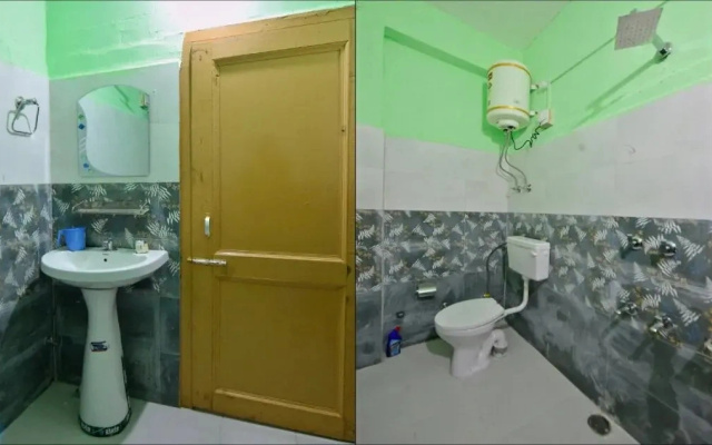 OYO 27987 Hotel Veer