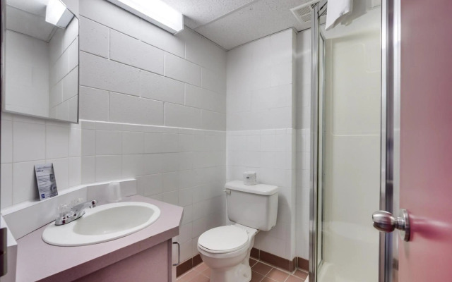 Residence & Conference Centre - Welland