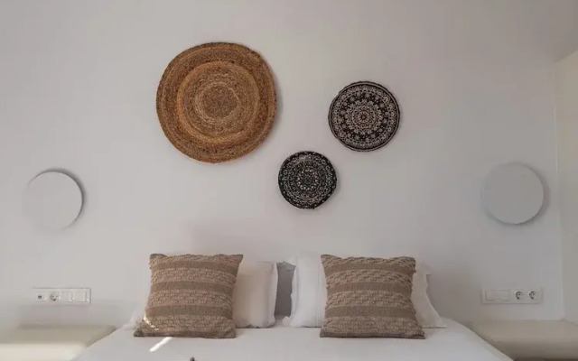 Alonia Suites