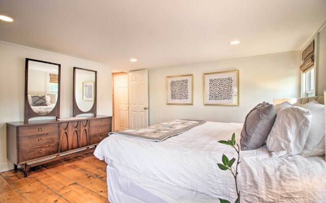Renovated Farmhouse < 1 Mile to Okemo Mountain!