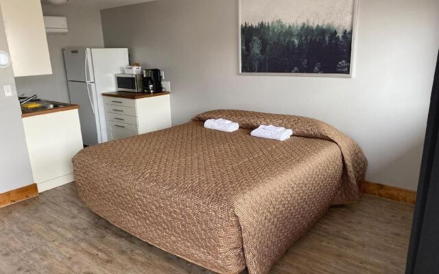 Caribou Lodge and Motel