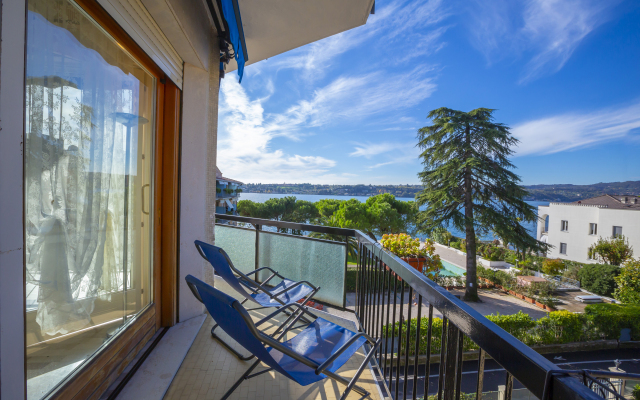 Rossella on the lake with fantastic view