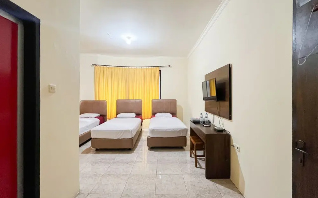 Urbanview Hotel Transit Near Bandara Sultan Hasanuddin