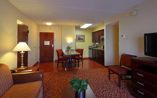 Hampton Inn & Suites Charlottesville-At the University