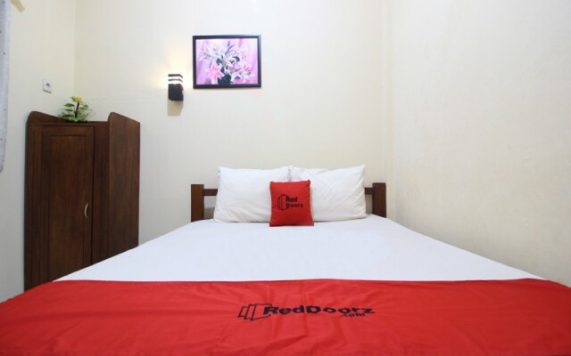 RedDoorz @ Jalan Parangtritis