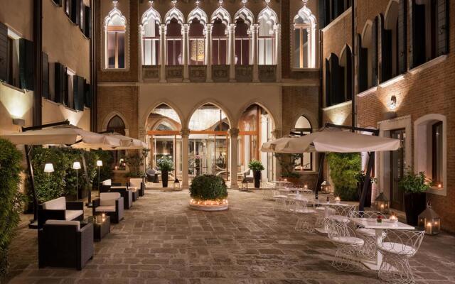 Sina Centurion Palace Hotel