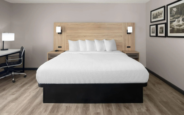 La Quinta Inn & Suites by Wyndham Mansfield OH