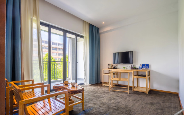 Hangzhou Wenquan Art Hotel (Zheda Forest Branch)