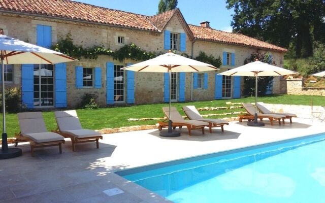 Relais de Montgeoffroy B&B