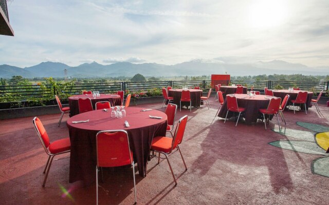 Pratama Hotel and Convention