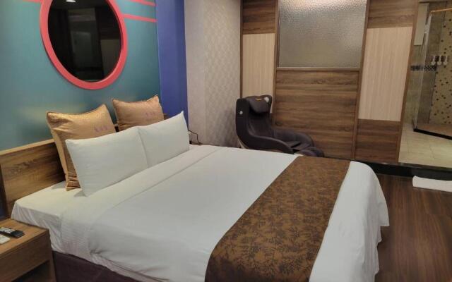 Golden Sands Motel