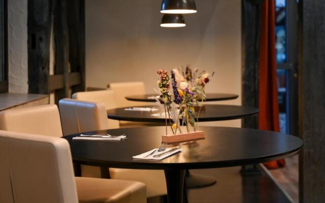 Four Stars by City Hotel