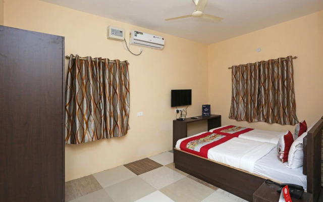 OYO 8858 The Corpz Inn