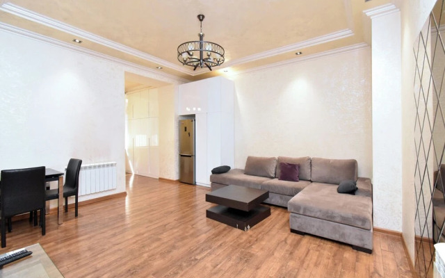 Apartment on Teryan 19