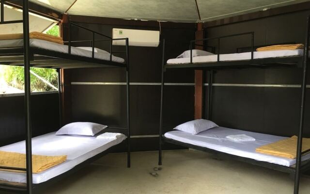 Tung Thu Beach Bungalow