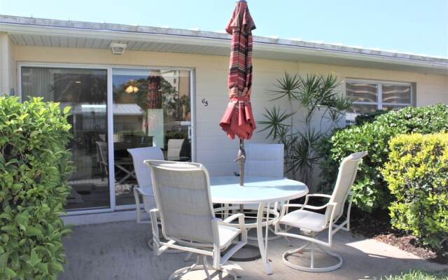 Jamaica Royale - 065 - 1 Br Apts