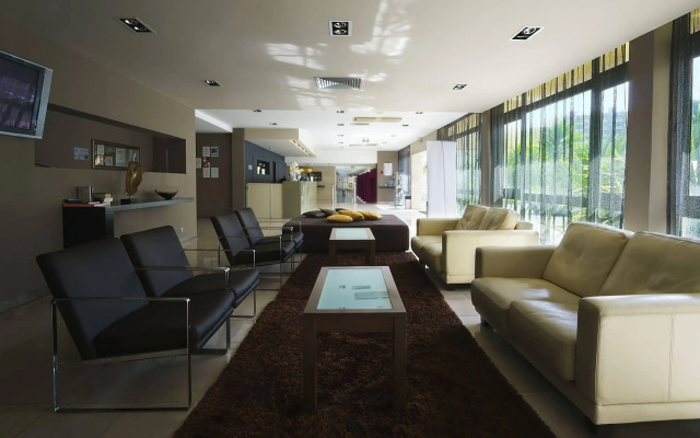 Malibu Foz Hotel - La Maison Younan