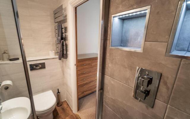 Bridge House Apartment 3