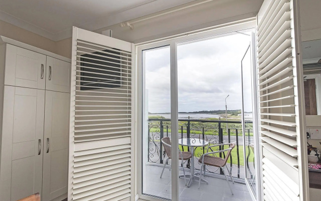 Sea Breeze Lodge B&B