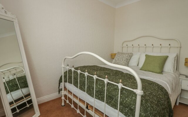 Moss Carr, Grimsby