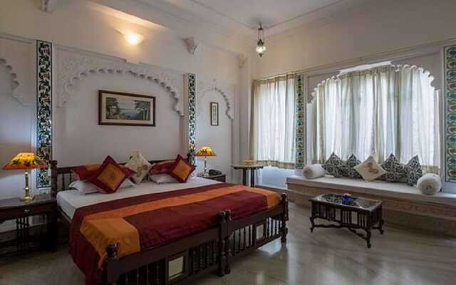 Hotel Raj Niwas