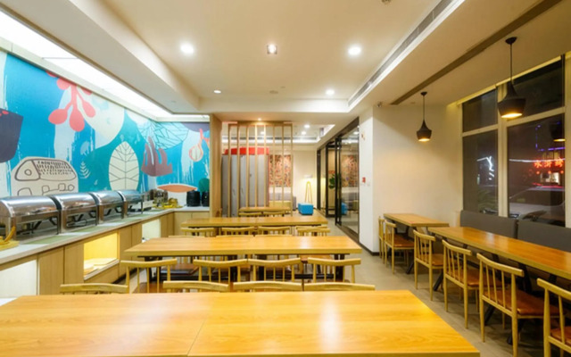 HanTing Hotel (Zhengzhou Hi-tech Development Zone Headquarters Enterprise Base)