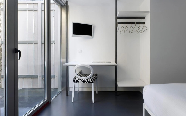 Moure Hotel