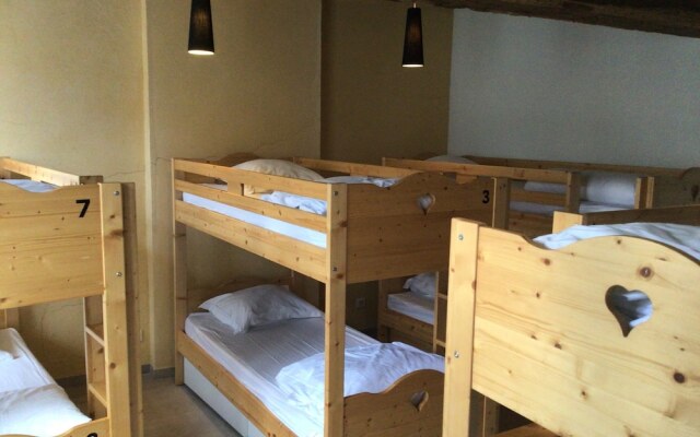 L'auberge de Treigny - Hostel