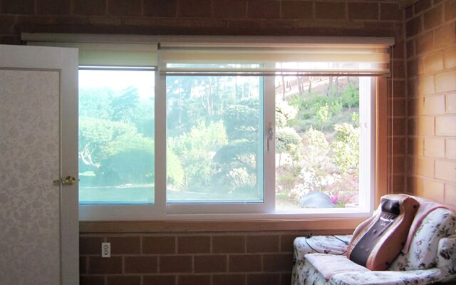 Seosan Pinehealing Pension