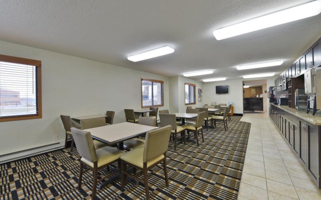 Americas Best Value Inn & Suites Bismarck