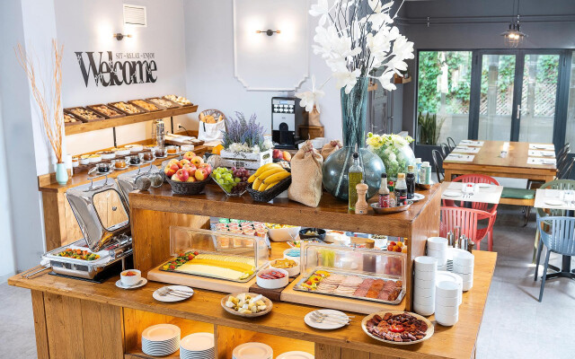 Three Corners Hotel Anna