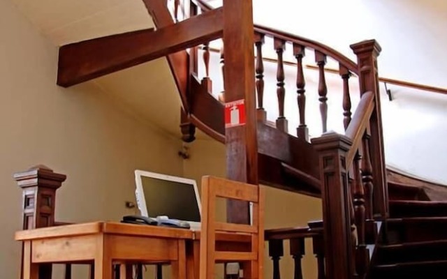 Hostal Irreal - Hostel