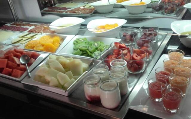 Eco Alcala Suites