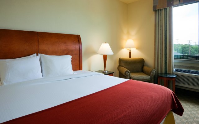 Holiday Inn Express Hotel & Suites Fairfield - North, an IHG Hotel