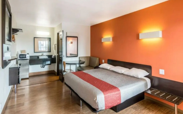 Motel 6 Los Angeles - Bell Gardens
