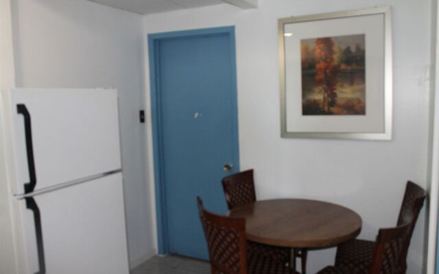 Advantage Inn