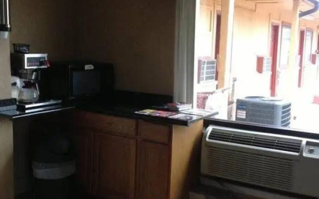 Interstate Inn Express