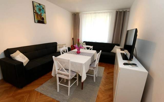 Apartment Mira Lapad