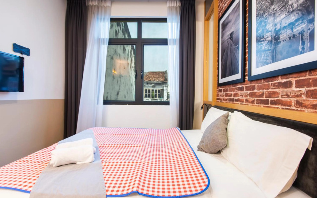 B Street Hotel – Guest Rooms – George Town