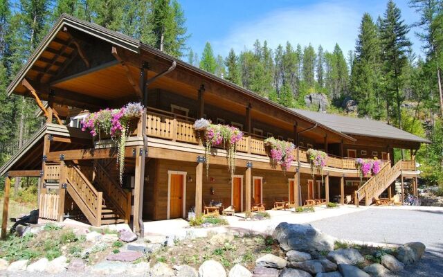 Glacier Guides Lodge