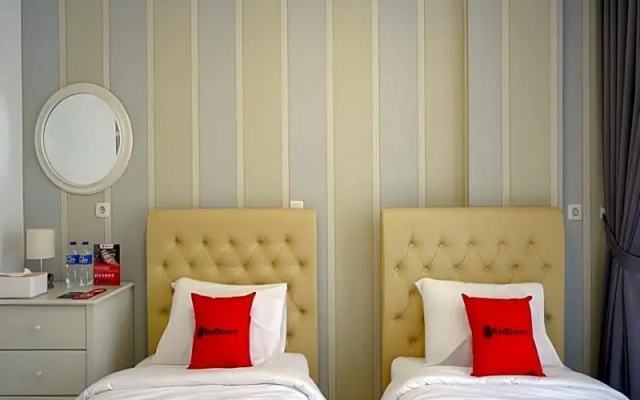 Formerly RedDoorz Plus @ Madukoro Raya Semarang – Guest Rooms – Semarang
