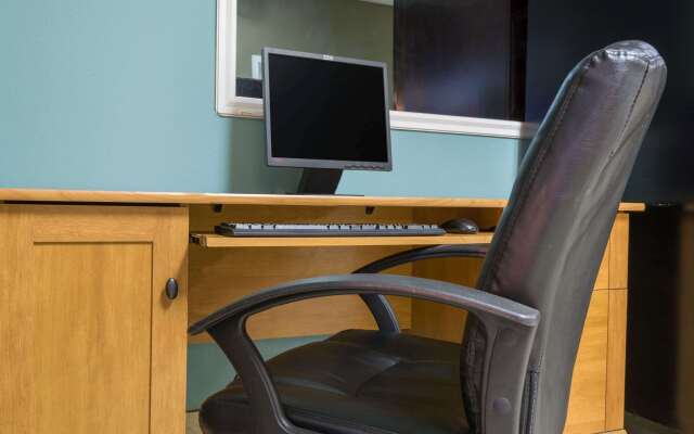 Super 8 by Wyndham Williamsburg