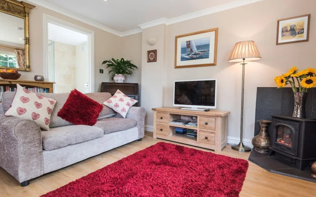 October House Holiday Cabin