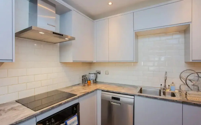 Bright 2 Bedroom Apartment in Islington